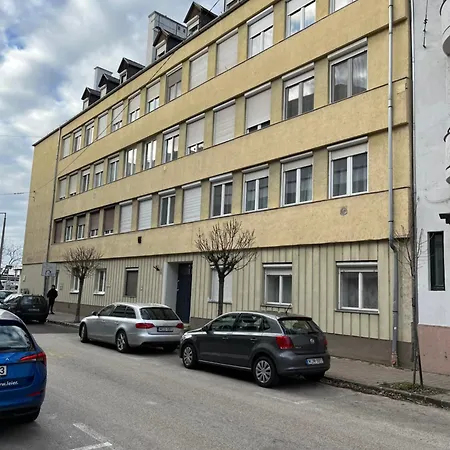 River - Free Parking Gyor Exterior photo